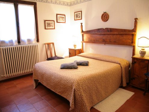 interno-di-una-camera-Agriturismo-Malvarina-Assisi